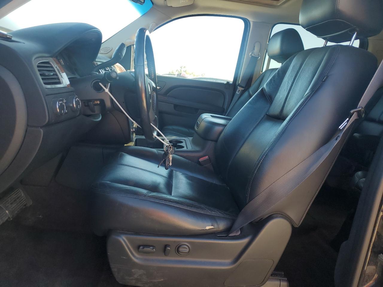 2011 GMC Yukon Xl K1500 Slt VIN: 1GKS2KE36BR256762 Lot: 85321175