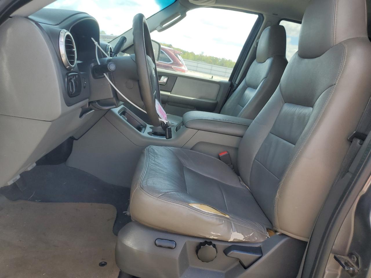 2004 Ford Expedition Xlt VIN: 1FMFU16L64LA22249 Lot: 85294765