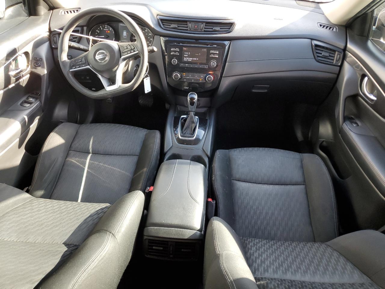 2017 Nissan Rogue S VIN: KNMAT2MT8HP530599 Lot: 82375305