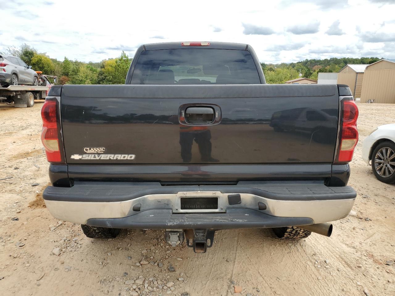 2006 Chevrolet Silverado C2500 Heavy Duty VIN: 1GCHC23D56F260498 Lot: 82265275