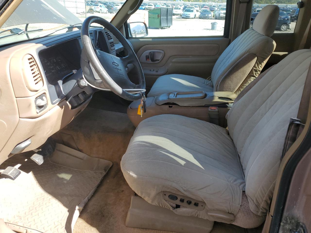 1995 Chevrolet Gmt-400 C1500 VIN: 2GCEC19K1S1138905 Lot: 85812725