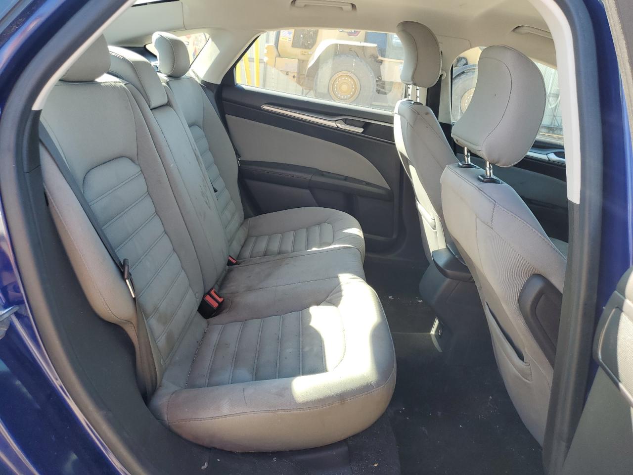 2015 Ford Fusion S VIN: 3FA6P0G77FR210294 Lot: 81973085