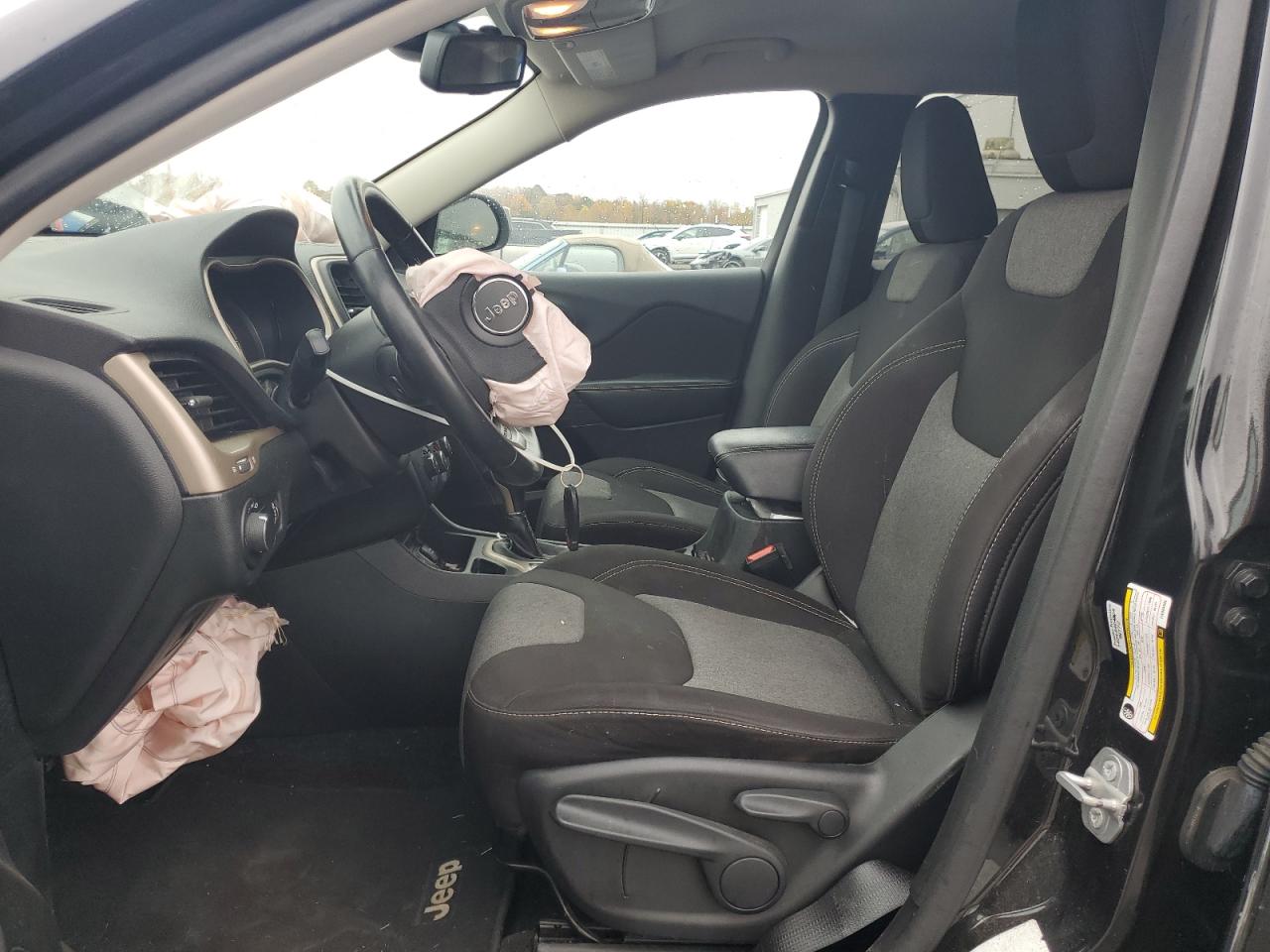 2015 Jeep Cherokee Sport VIN: 1C4PJLAB9FW684095 Lot: 90788245