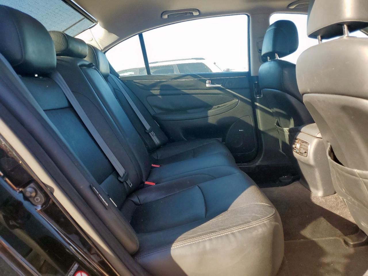 2014 Hyundai Genesis 3.8L VIN: KMHGC4DD6EU260960 Lot: 90799215