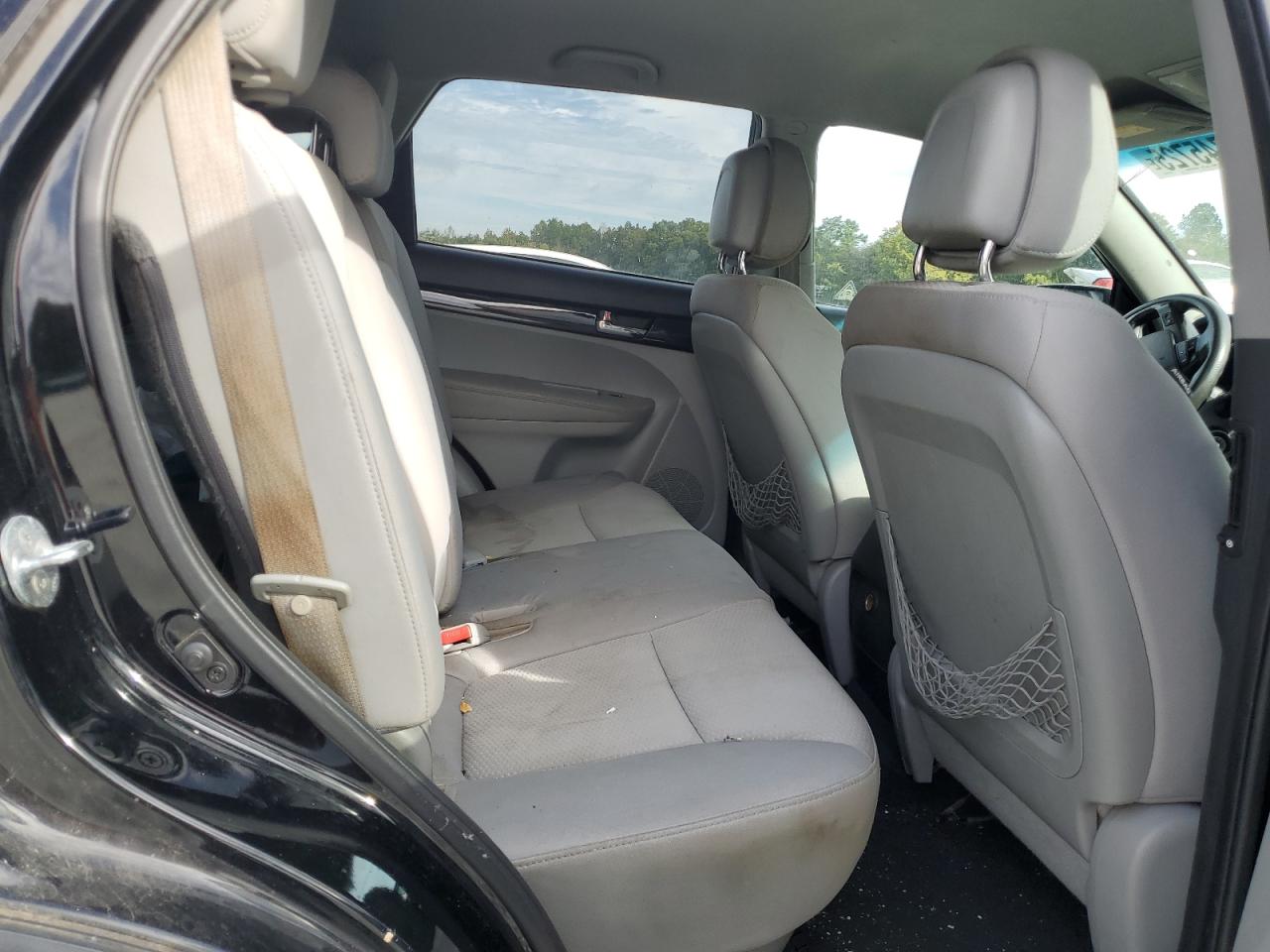 2011 Kia Sorento Base VIN: 5XYKT4A29BG045667 Lot: 85745725