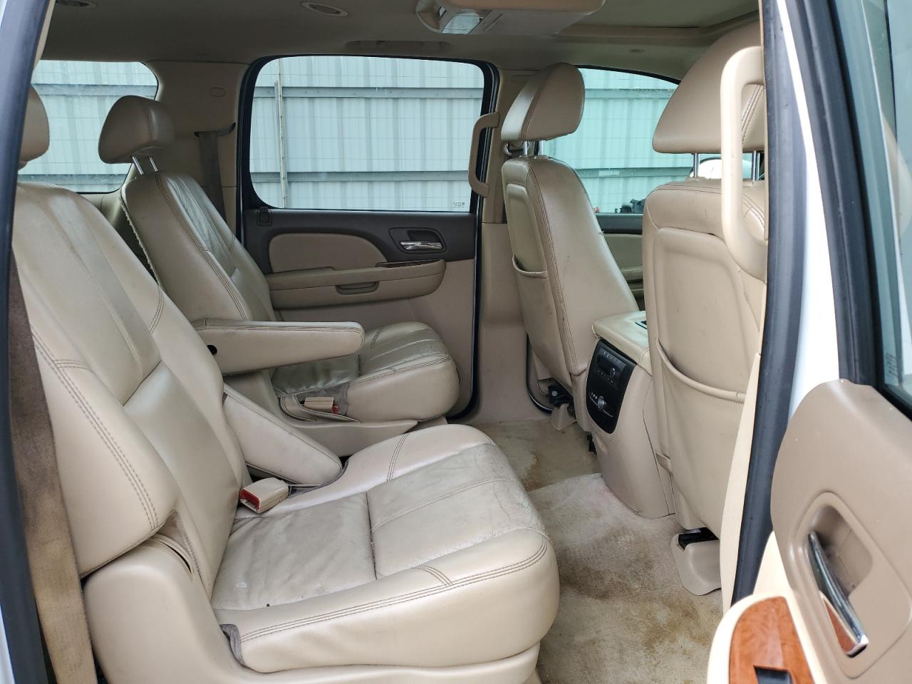 2007 GMC Yukon Xl C1500 VIN: 1GKFC16077J216581 Lot: 82310515