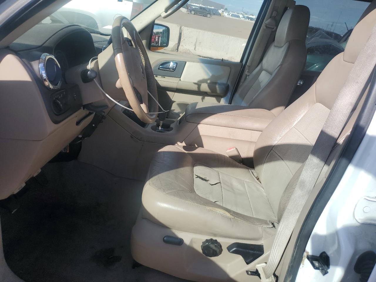 2005 Ford Expedition Eddie Bauer VIN: 1FMPU18555LA36549 Lot: 86133375