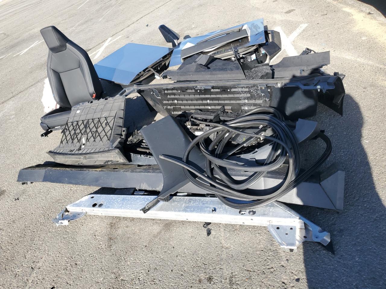 2024 Tesla Cybertruck VIN: 7G2CEHEEXRA020699 Lot: 84898905