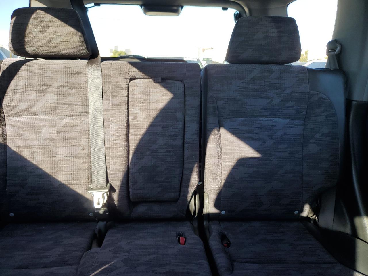 2004 Honda Cr-V Lx VIN: JHLRD68494C014766 Lot: 90353975