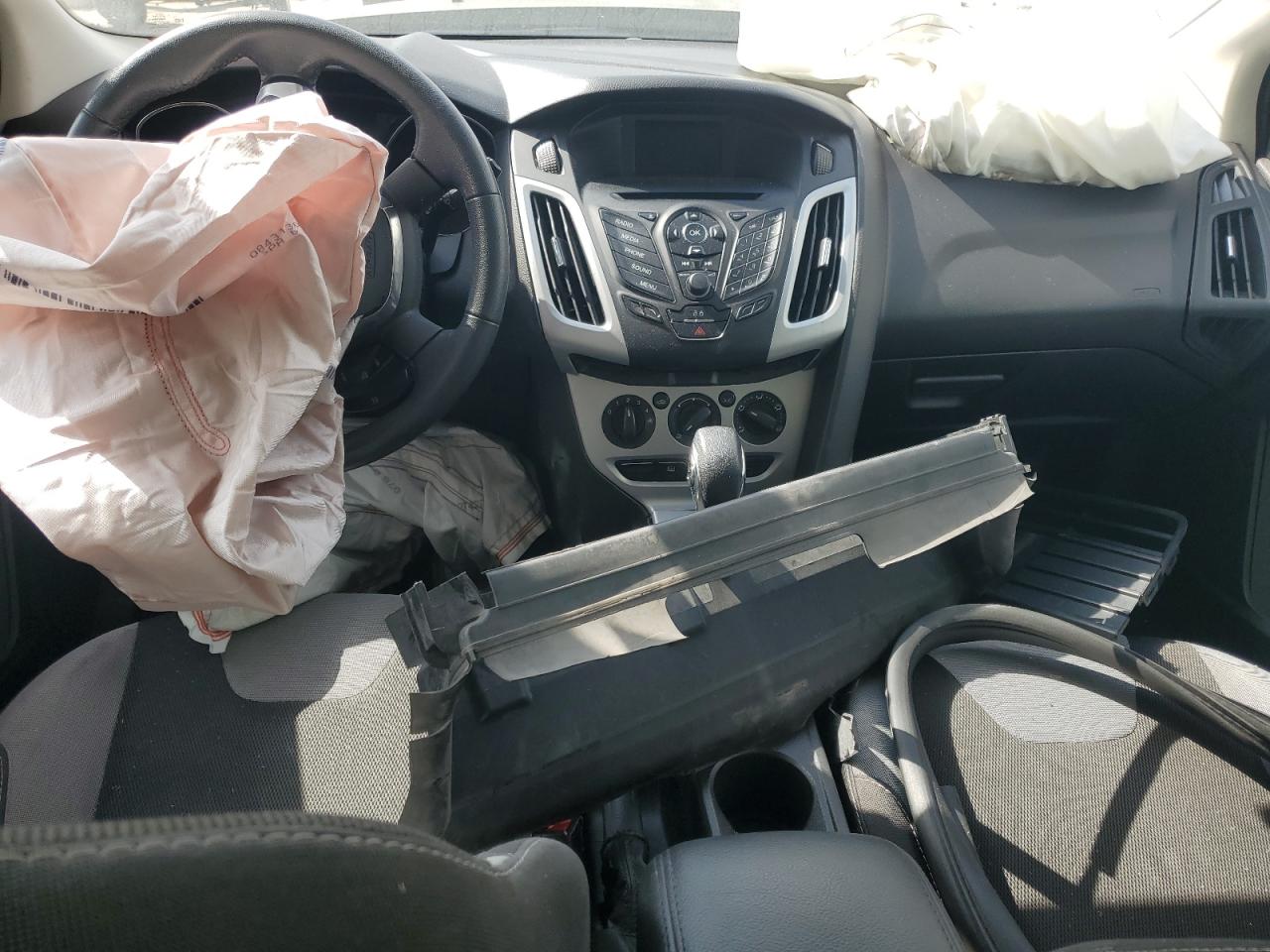 2014 Ford Focus Se VIN: 1FADP3K22EL340940 Lot: 85313875