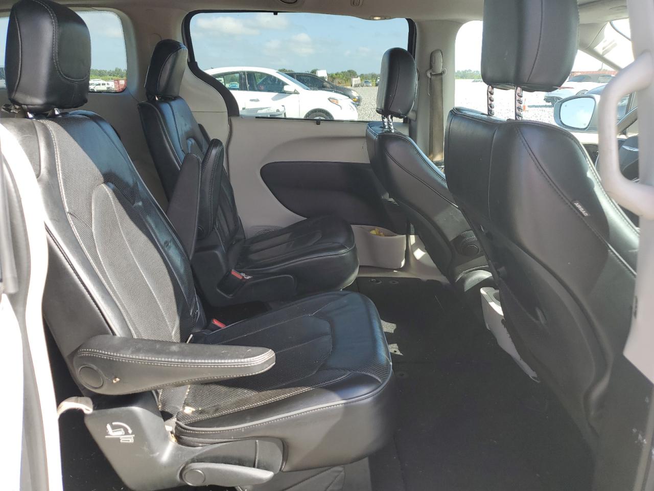 2018 Chrysler Pacifica Limited VIN: 2C4RC1GG3JR245955 Lot: 82335285