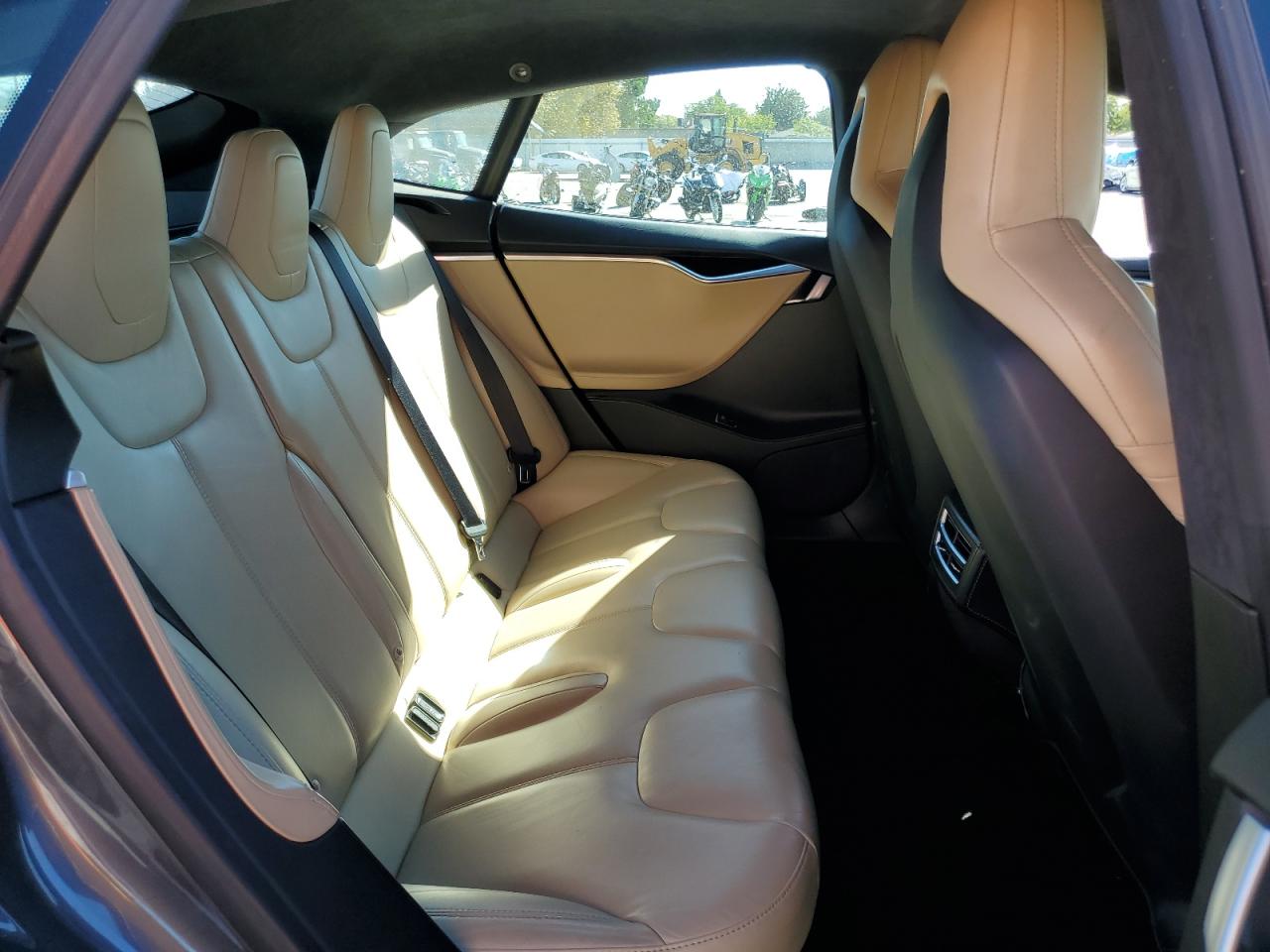 2016 Tesla Model S VIN: 5YJSA1E17GF123397 Lot: 90882405