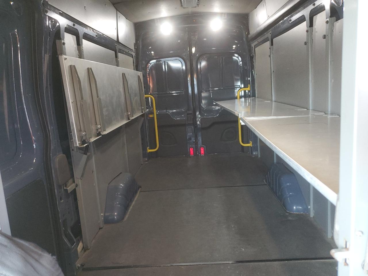 Фото: 1FTBR3X83LKB04261