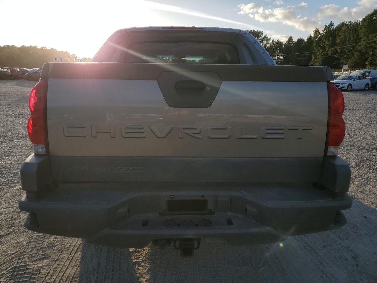 2002 Chevrolet Avalanche C1500 VIN: 3GNEC13T82G257809 Lot: 82186465