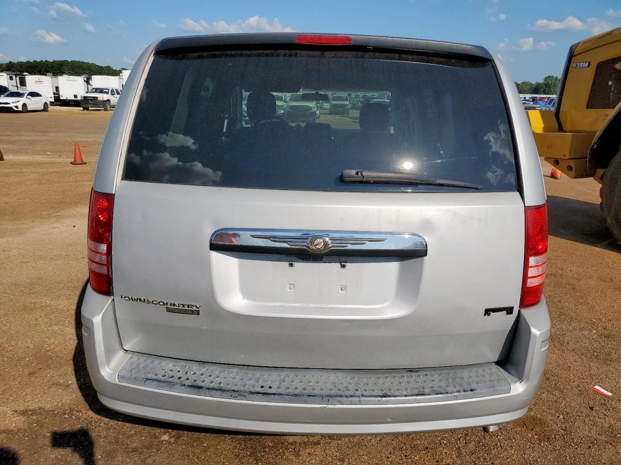 2008 Chrysler Town & Country Lx VIN: 2A8HR44H88R670910 Lot: 85289545