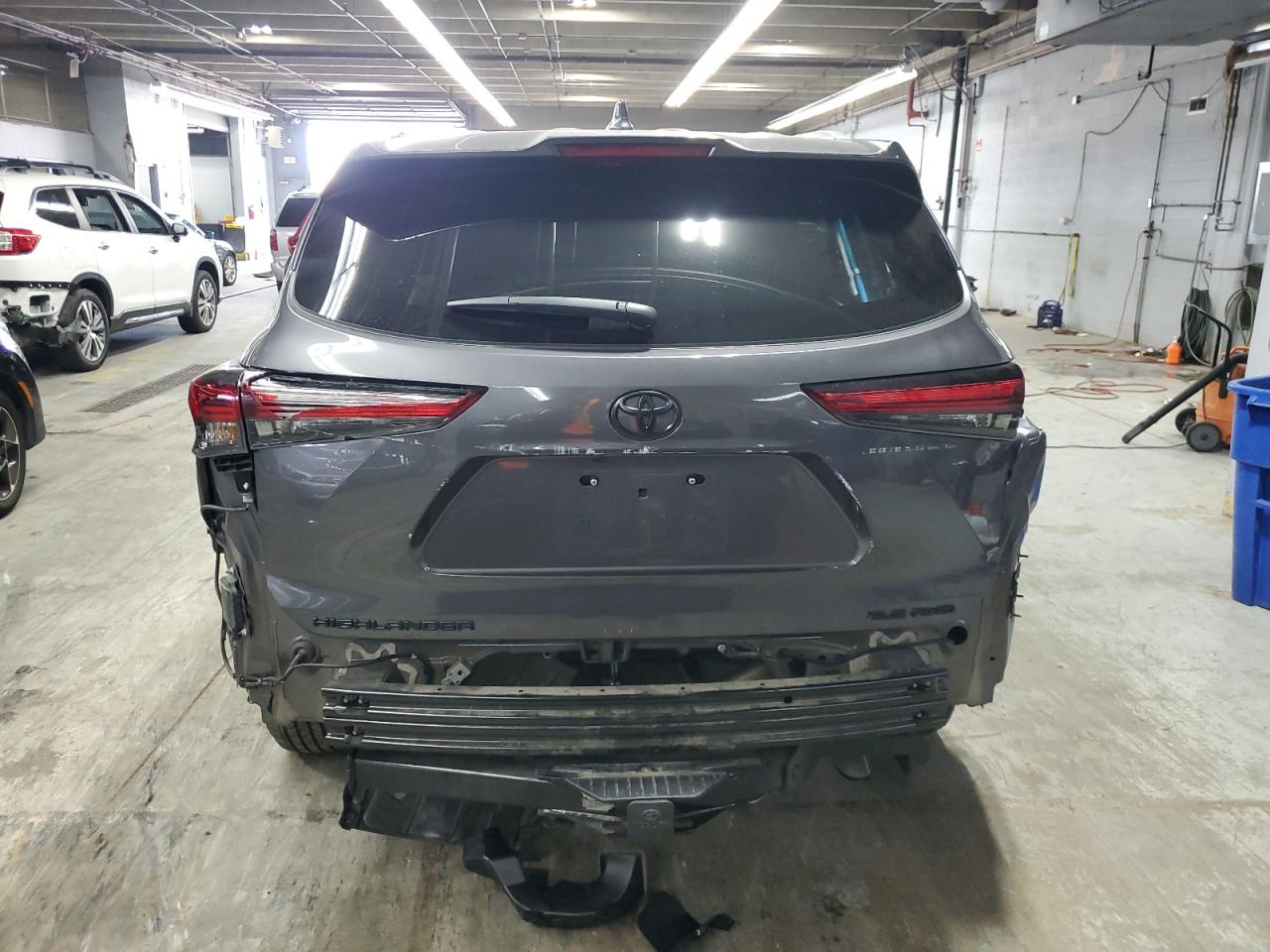 2022 Toyota Highlander Xle VIN: 5TDGZRBH2NS240716 Lot: 81997245