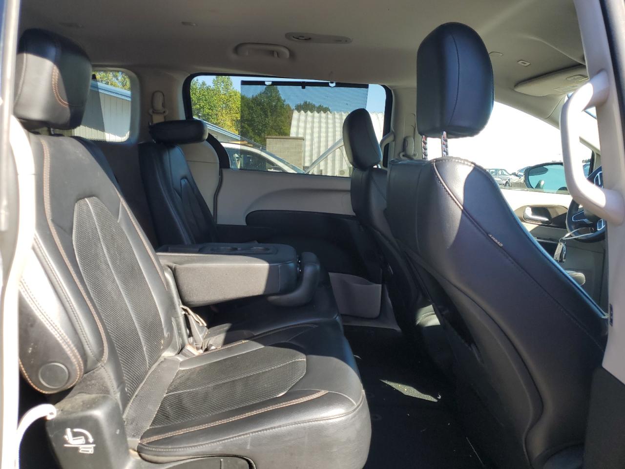 2018 Chrysler Pacifica Touring L VIN: 2C4RC1BG6JR124456 Lot: 86230925