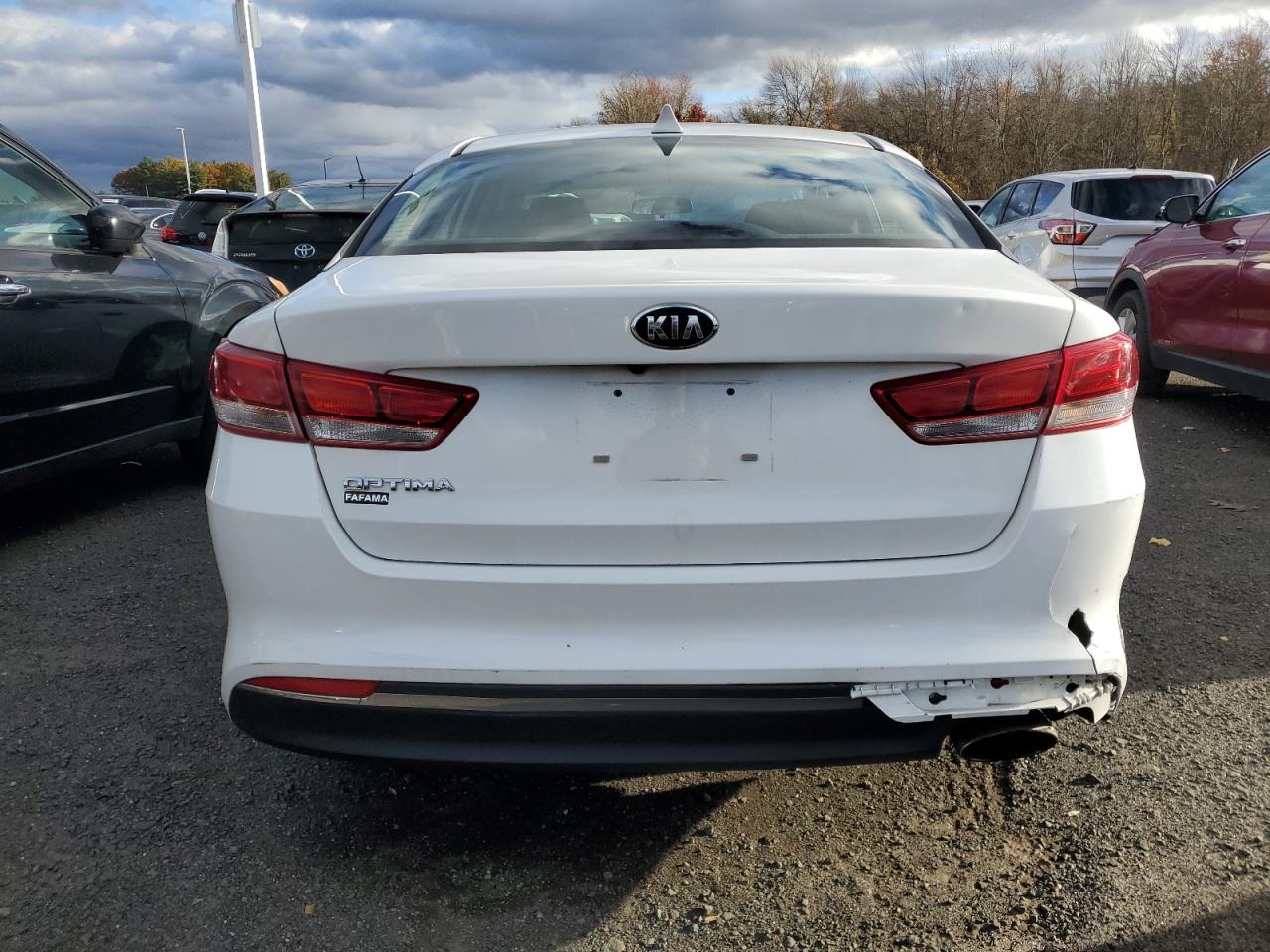 2017 Kia Optima Lx VIN: 5XXGT4L38HG172919 Lot: 86884875