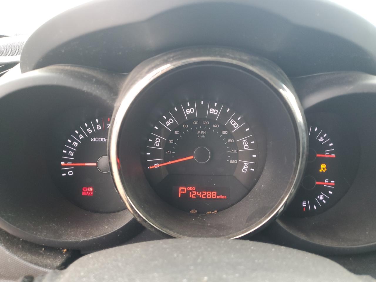 2011 Kia Soul + VIN: KNDJT2A24B7310413 Lot: 86266005