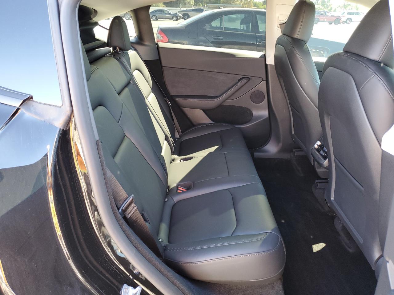 2024 Tesla Model Y VIN: 7SAYGDEF5RF064412 Lot: 87083965