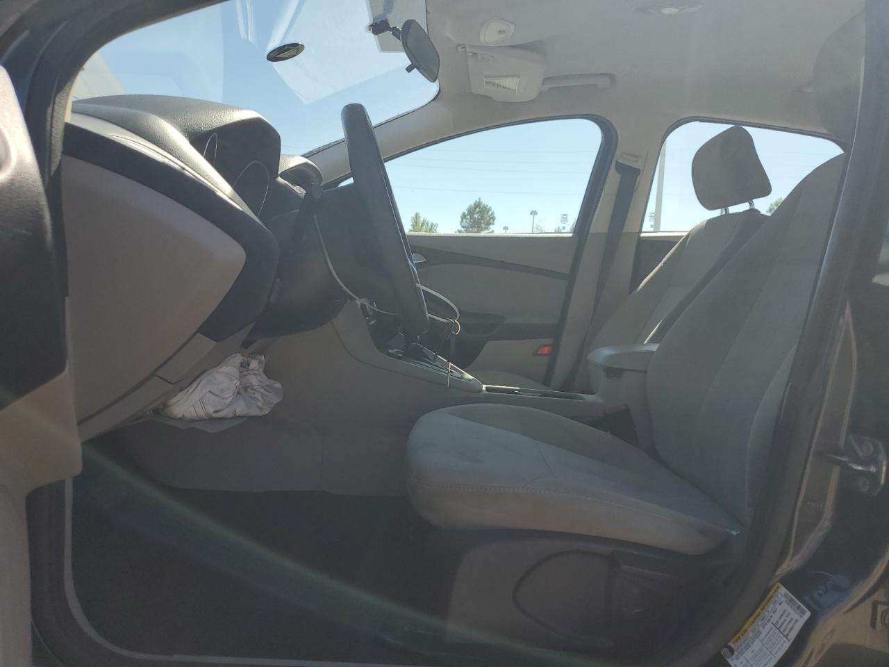 2017 Ford Focus Se VIN: 1FADP3K23HL224750 Lot: 81984225