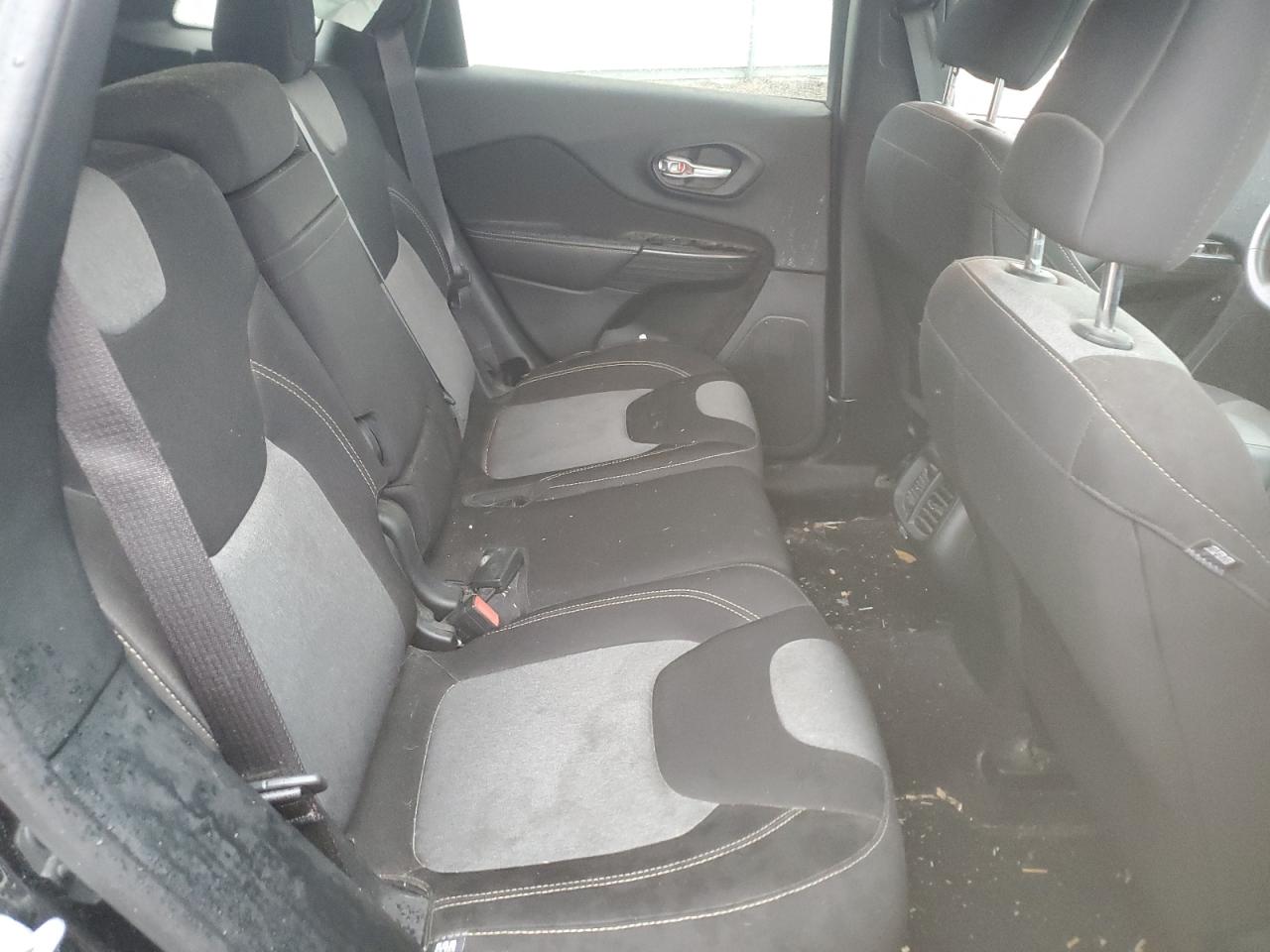 2016 Jeep Cherokee Sport VIN: 1C4PJMAS3GW330404 Lot: 82227435