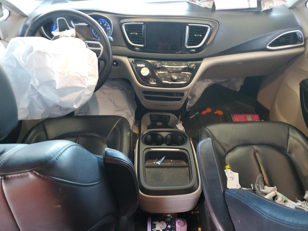 2018 Chrysler Pacifica Touring L VIN: 2C4RC1BG5JR290774 Lot: 84879015