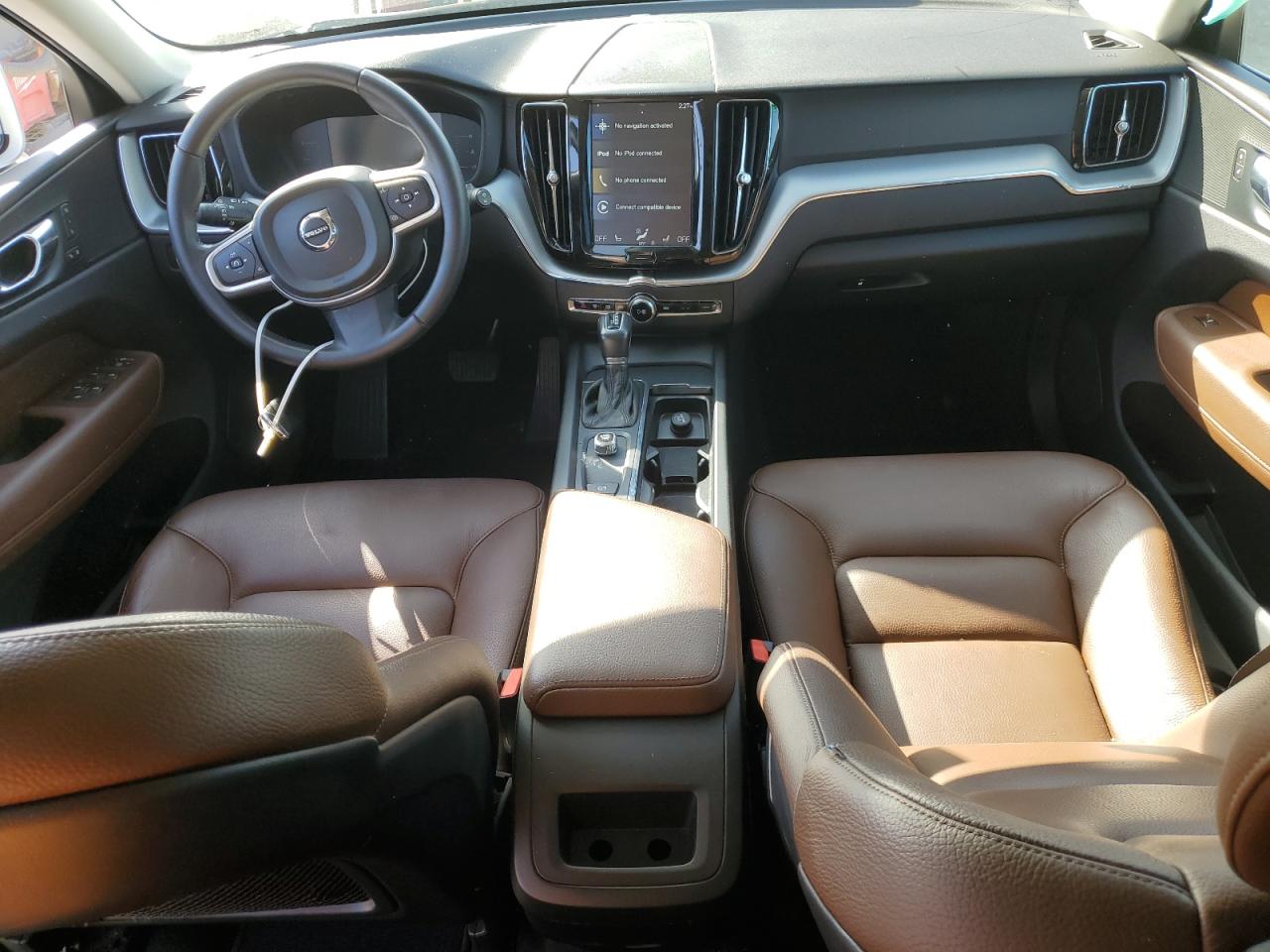 2018 Volvo Xc60 T5 Momentum VIN: YV4102RK4J1092307 Lot: 90303005