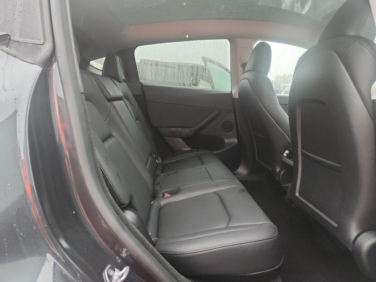 2024 Tesla Model Y VIN: 7SAYGDED9RF018824 Lot: 89921355