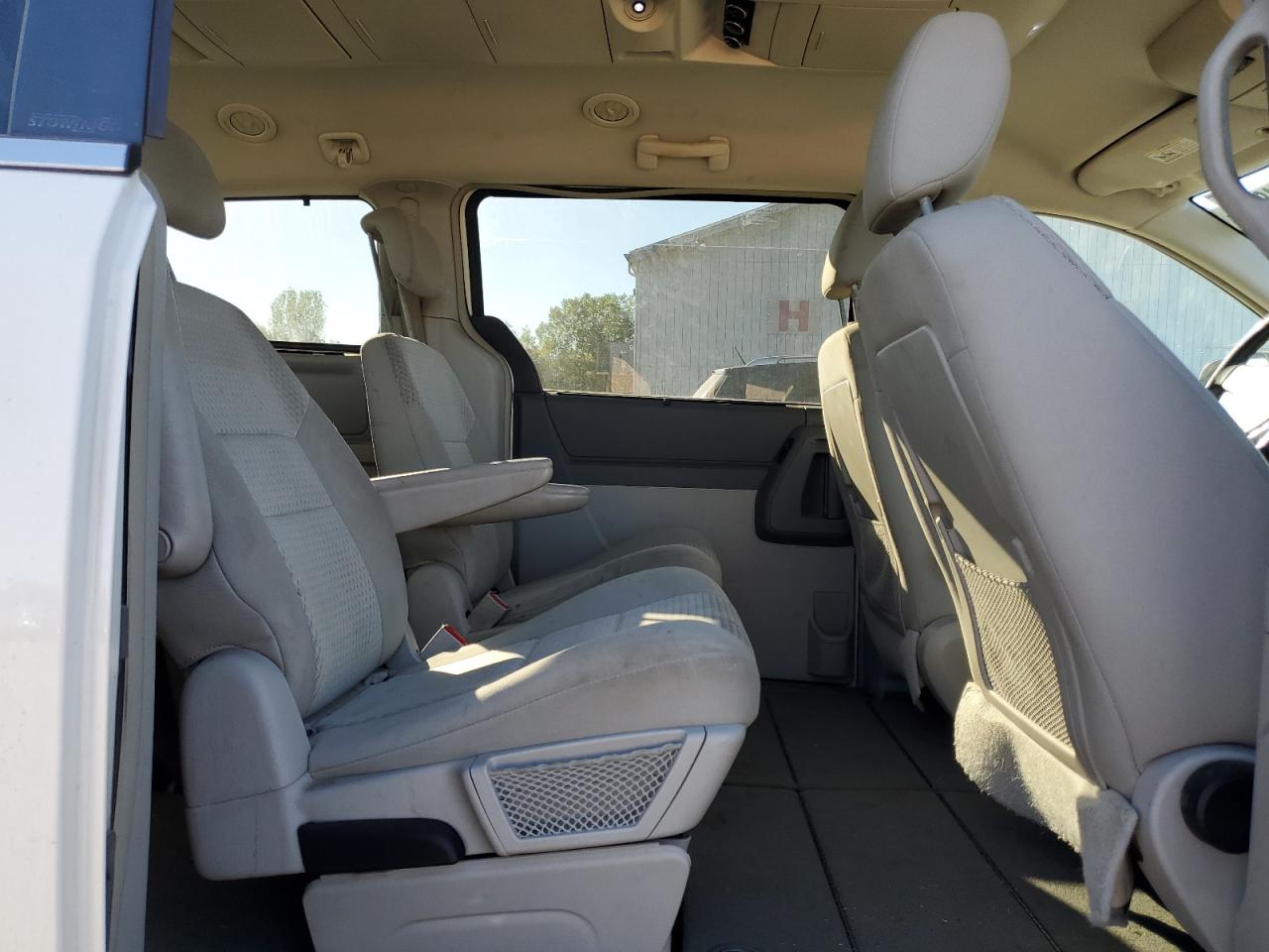2010 Chrysler Town & Country Touring VIN: 2A4RR5D11AR150164 Lot: 82340285
