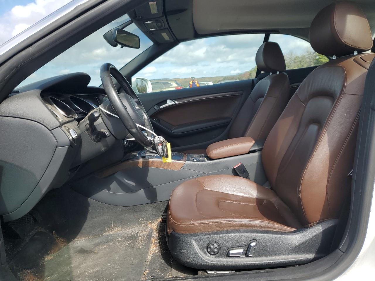 2013 Audi A5 Premium VIN: WAUCFAFH6DN017633 Lot: 82250635