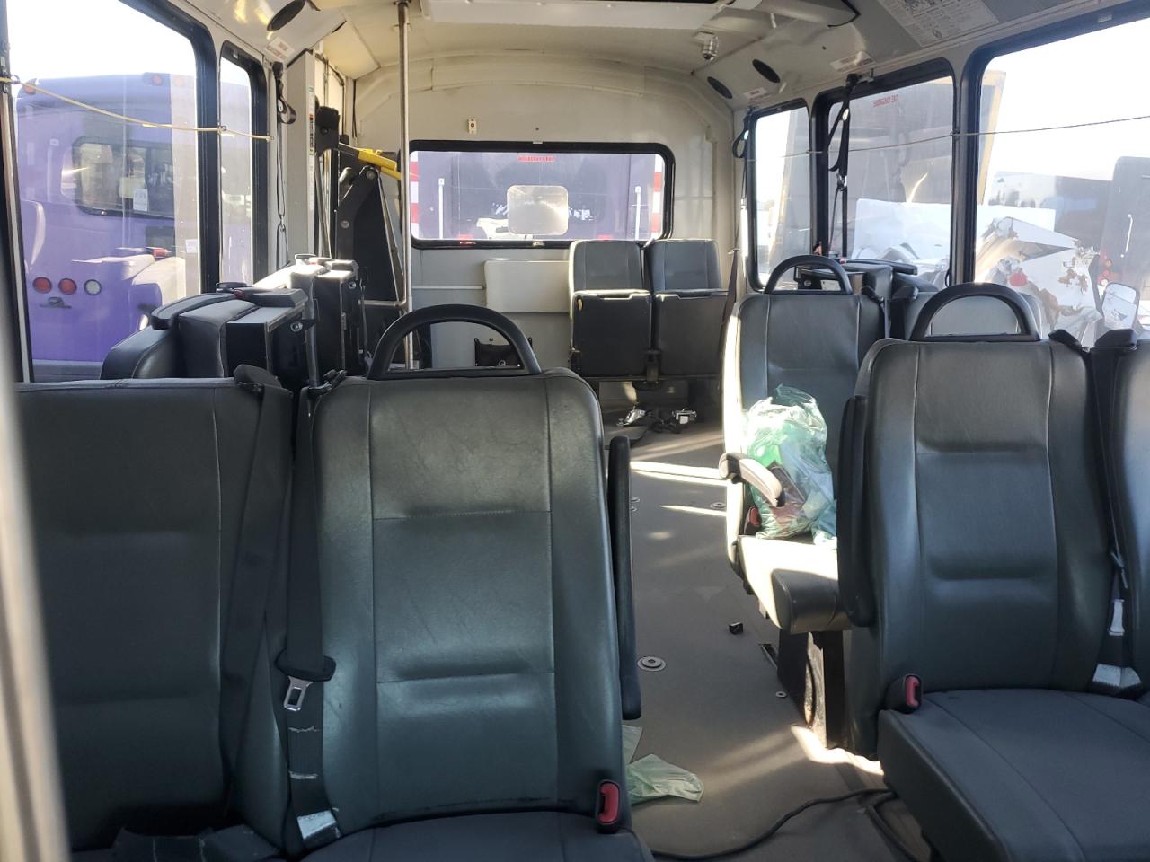 2018 Ford Econoline E450 Super Duty Cutaway Van VIN: 1FDFE4FS7JDC36095 Lot: 87280215