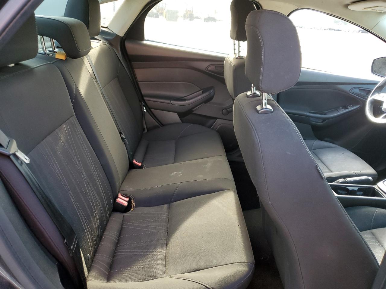 2016 Ford Focus S VIN: 1FADP3E28GL296621 Lot: 85070915