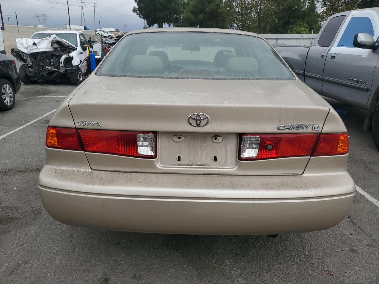 2000 Toyota Camry Ce VIN: JT2BG22K0Y0463369 Lot: 84940715