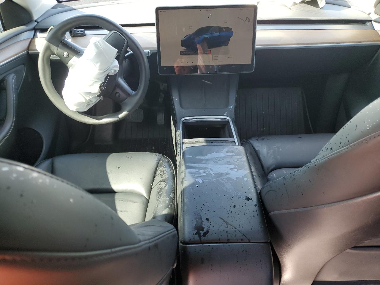 2022 Tesla Model Y VIN: 7SAYGDEE8NF517133 Lot: 82629035