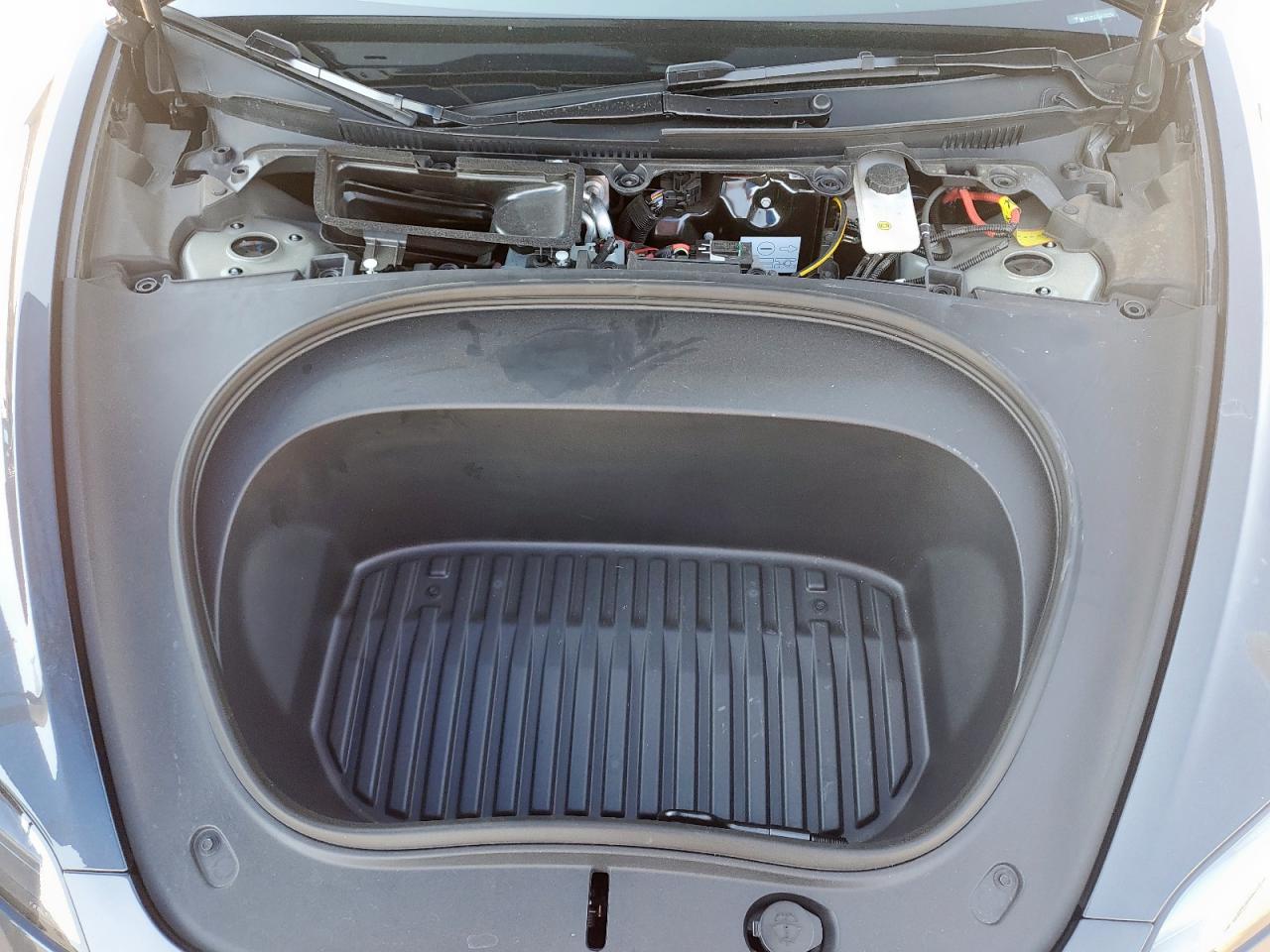 2025 Tesla Model 3 VIN: 5YJ3E1EB3SF915556 Lot: 85289685