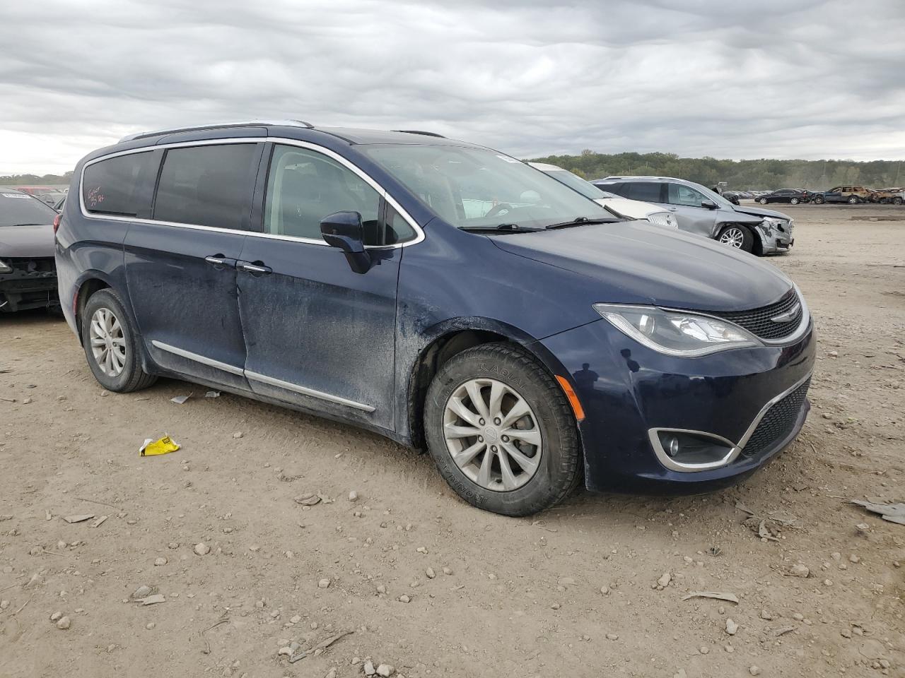 2019 Chrysler Pacifica Touring L VIN: 2C4RC1BG7KR539447 Lot: 85945265