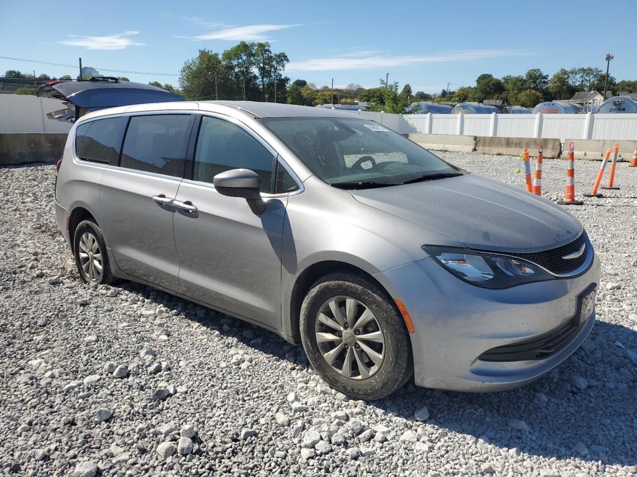 2017 Chrysler Pacifica Touring VIN: 2C4RC1DG8HR514028 Lot: 84880875