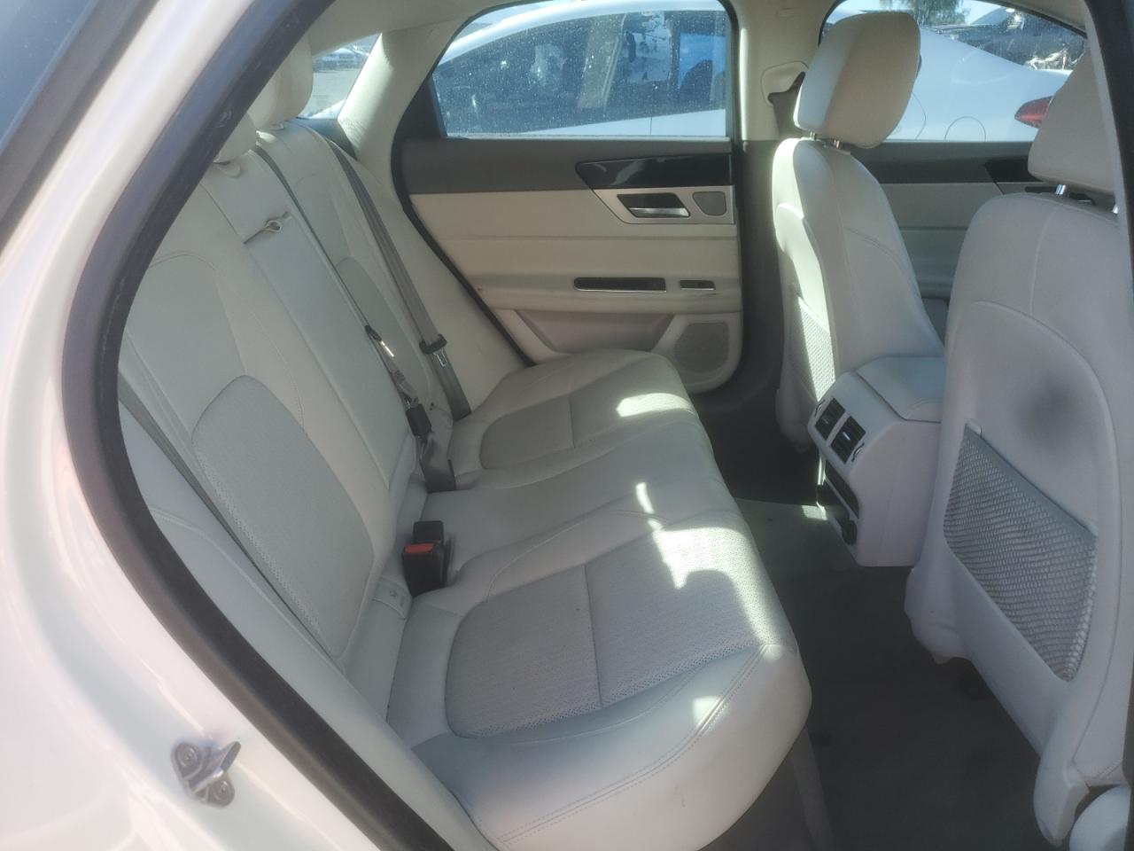 2016 Jaguar Xf Prestige VIN: SAJBE4BV8GCY13557 Lot: 90542575