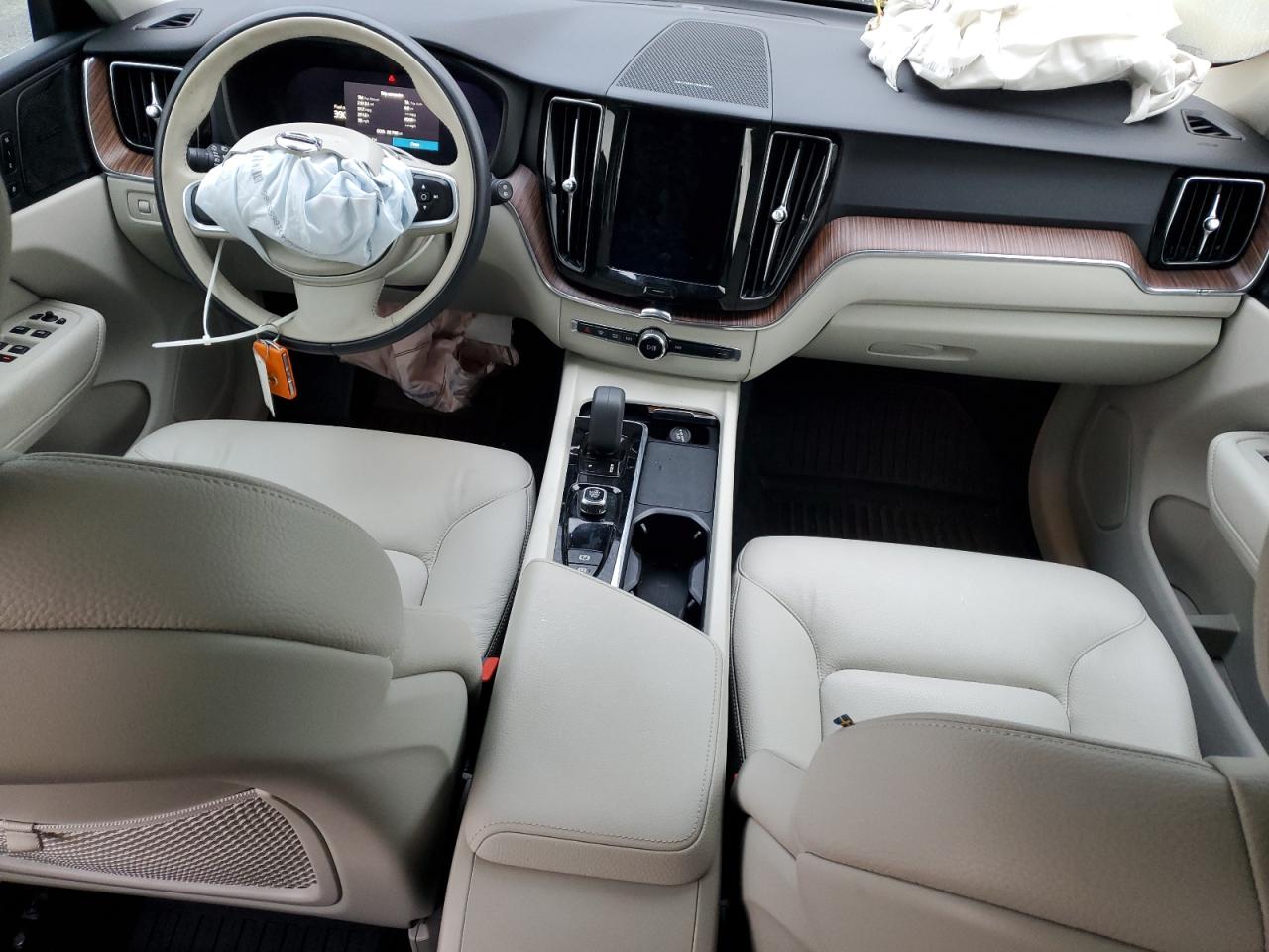 2022 Volvo Xc60 B5 Momentum VIN: YV4L12RK0N1054990 Lot: 86065115