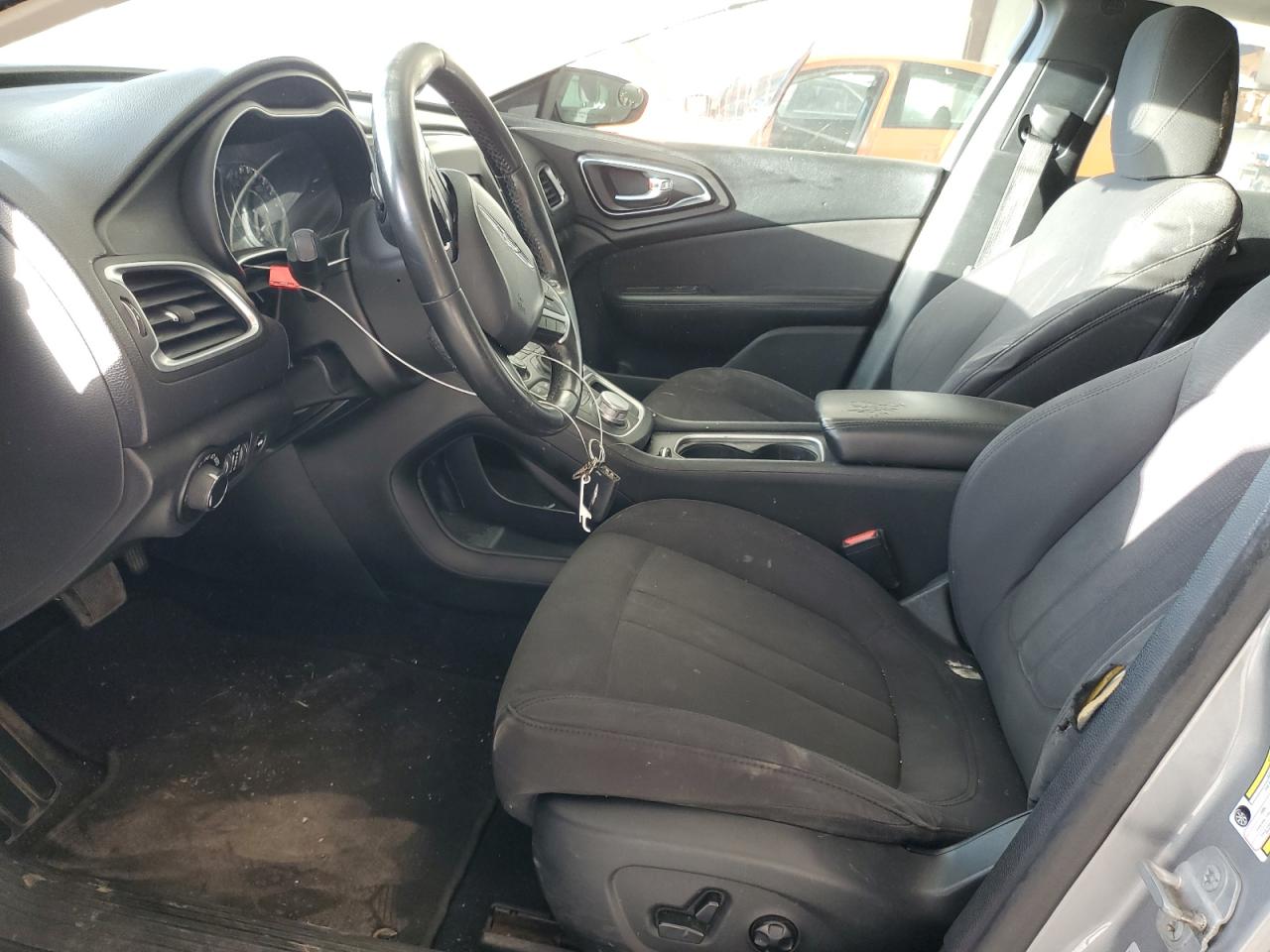 2015 Chrysler 200 Limited VIN: 1C3CCCAB5FN590167 Lot: 87269735