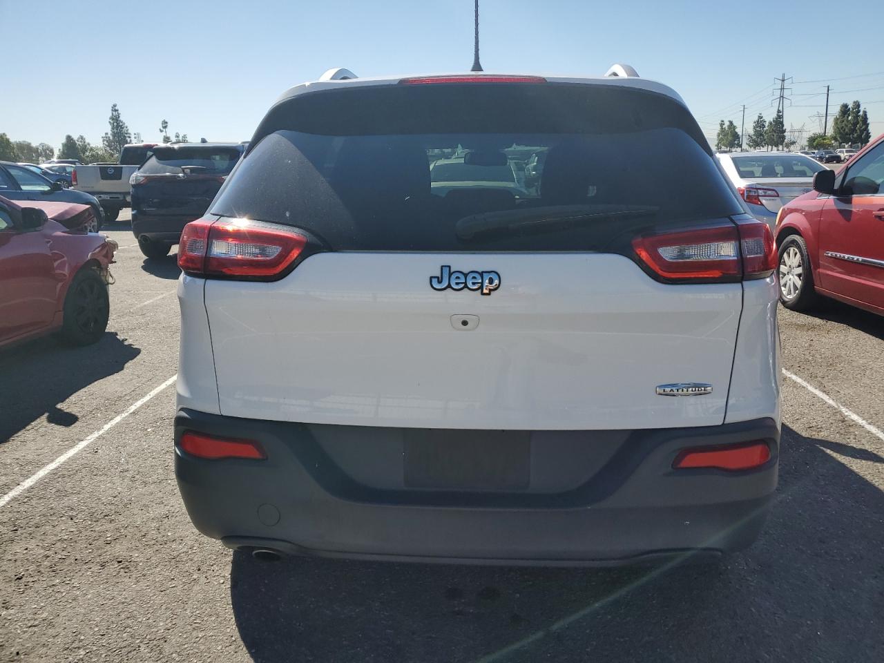 2018 Jeep Cherokee Latitude VIN: 1C4PJLCB6JD537122 Lot: 82533705