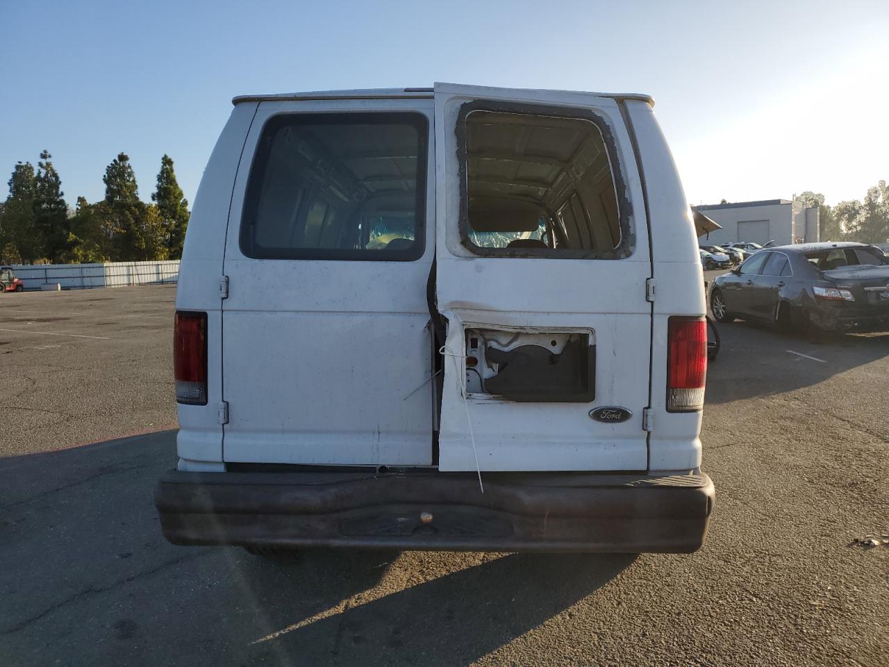 2002 Ford Econoline E150 Van VIN: 1FTRE14292HA04420 Lot: 81998045