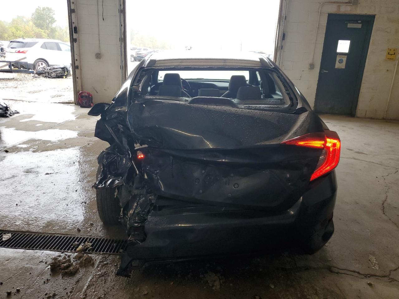 2017 Honda Civic Lx VIN: 19XFC2F5XHE024647 Lot: 84605295