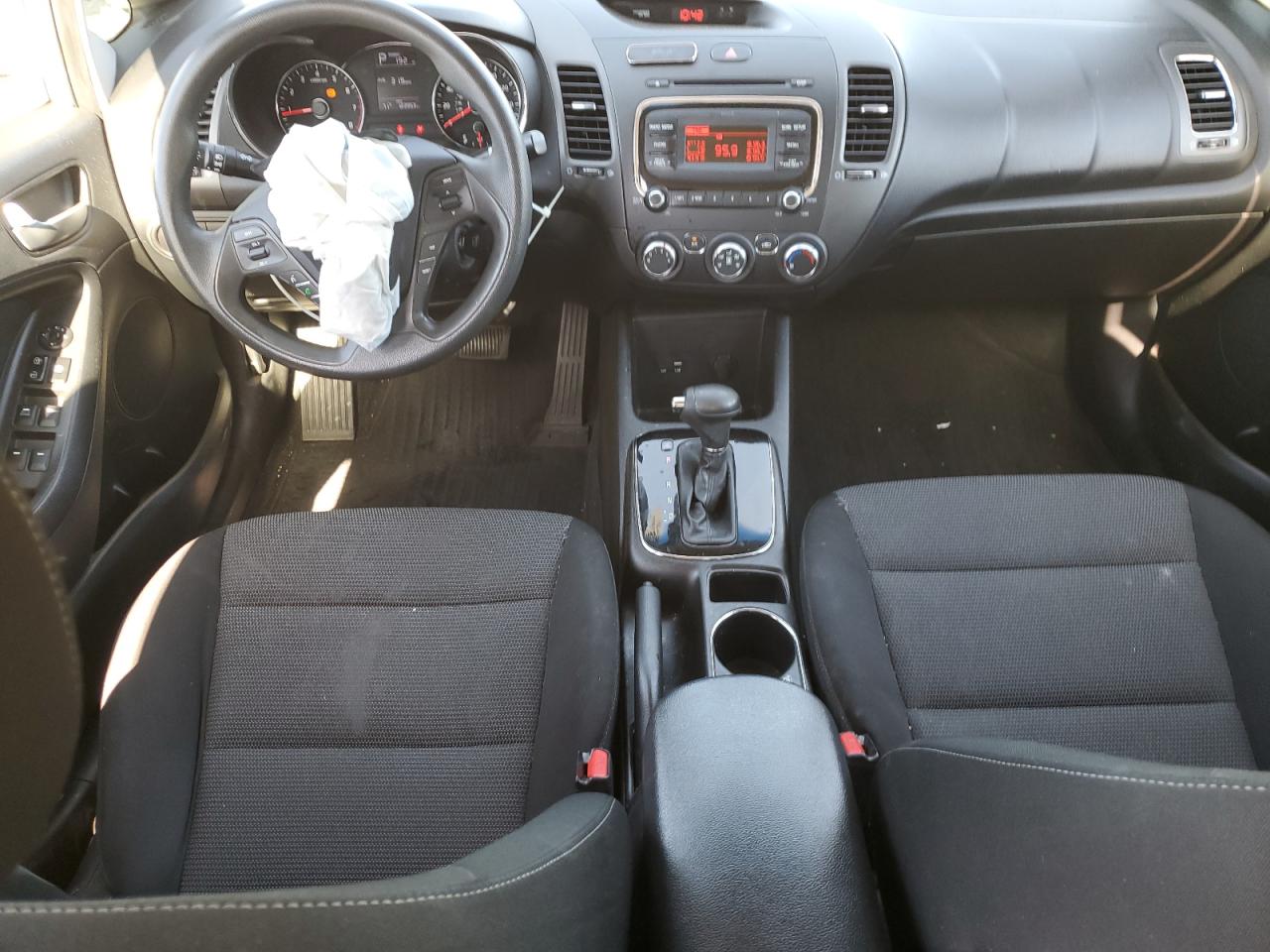 2017 Kia Forte Lx VIN: 3KPFK4A70HE156260 Lot: 82560175