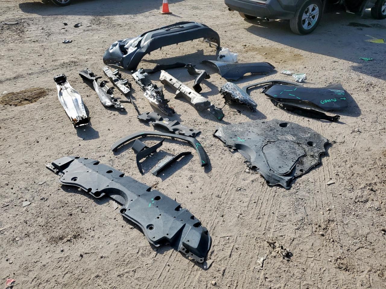 2020 Toyota Rav4 Xle VIN: 2T3W1RFV7LC053780 Lot: 84570575