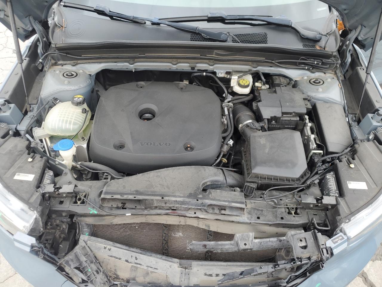 2020 Volvo Xc40 T5 R-Design VIN: YV4162UM6L2336690 Lot: 89856315