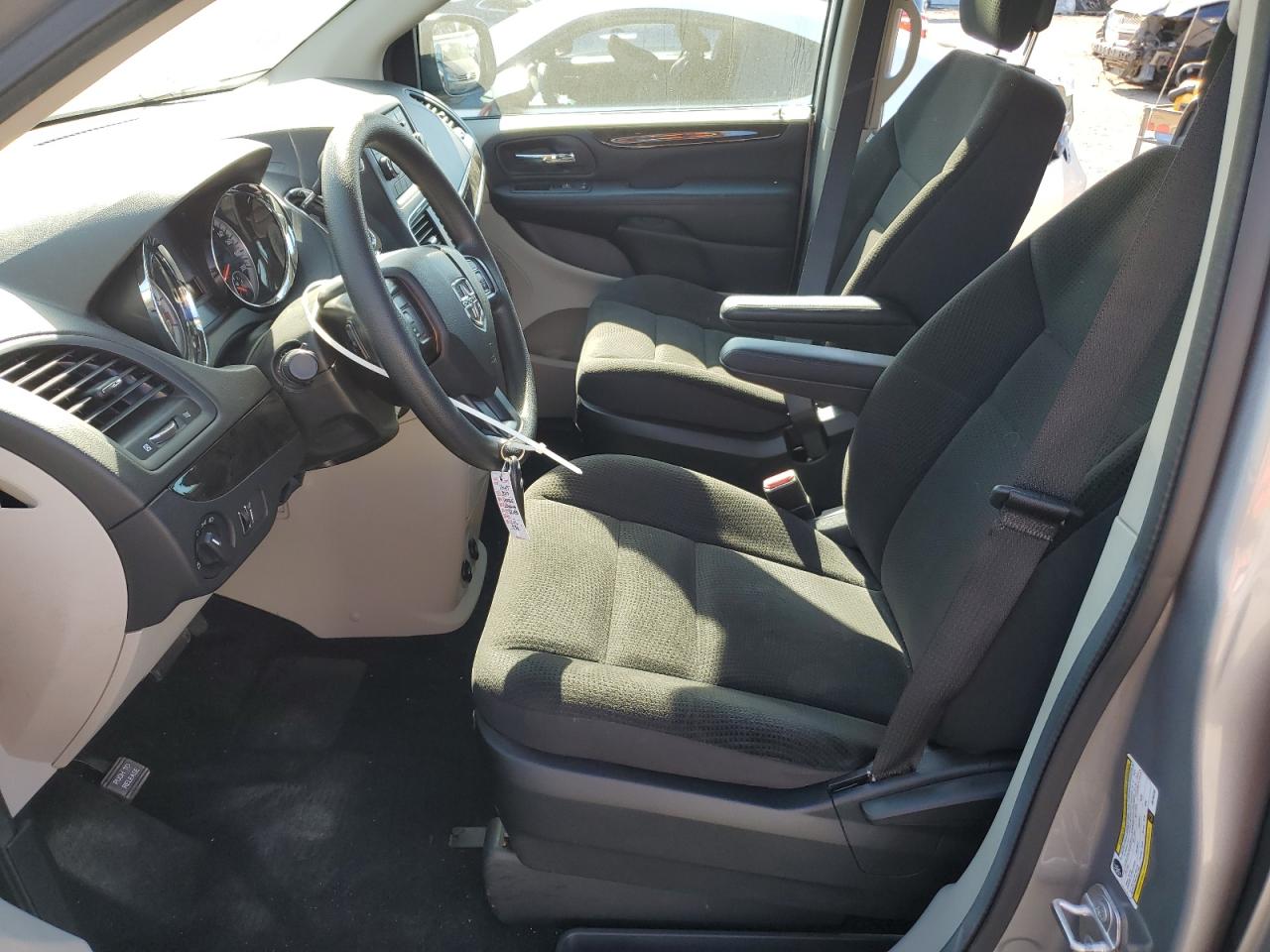 2017 Dodge Grand Caravan Se VIN: 2C4RDGBG5HR784255 Lot: 84591475