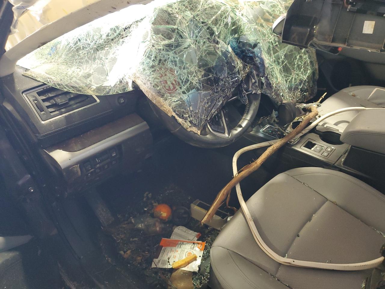 2018 Subaru Outback 2.5I Limited VIN: 4S4BSANCXJ3233231 Lot: 84298005