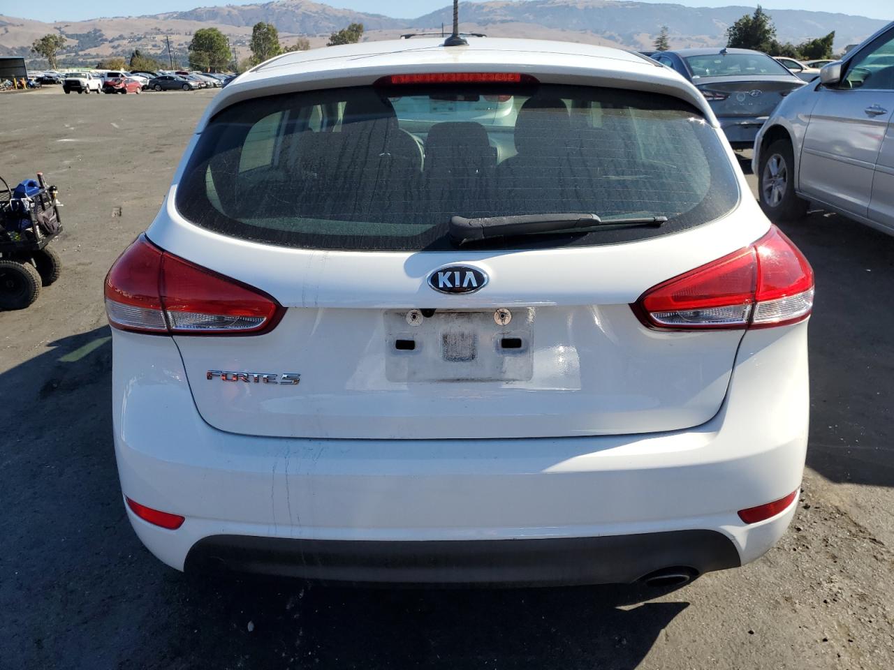 2018 Kia Forte Lx VIN: KNAFK5A88J5773788 Lot: 85005835